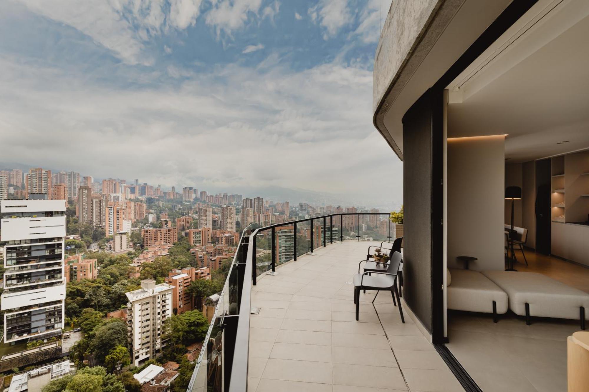 Seissta Medellin Aparthotel ภายนอก รูปภาพ