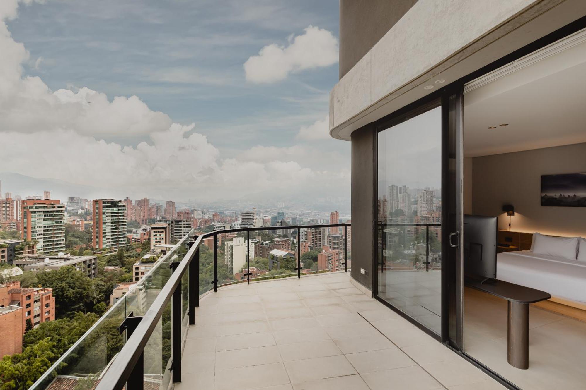 Seissta Medellin Aparthotel ภายนอก รูปภาพ